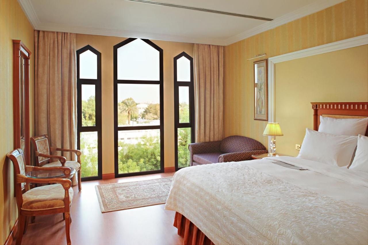 Le Meridien Medine Dış mekan fotoğraf A room at the hotel