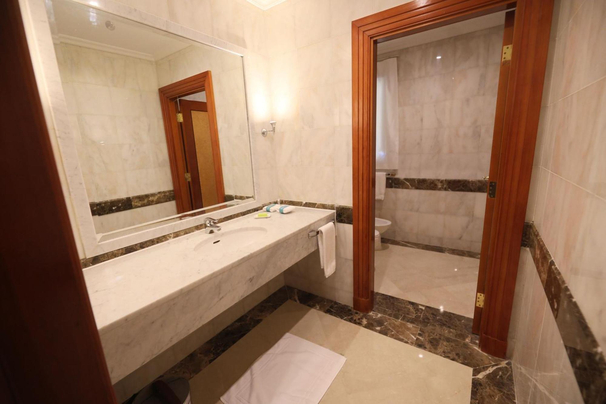 Le Meridien Medine Dış mekan fotoğraf Bathroom